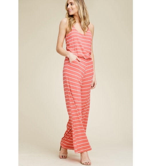 (Last one) Coral Jumpsuit - Picture 2 of 7